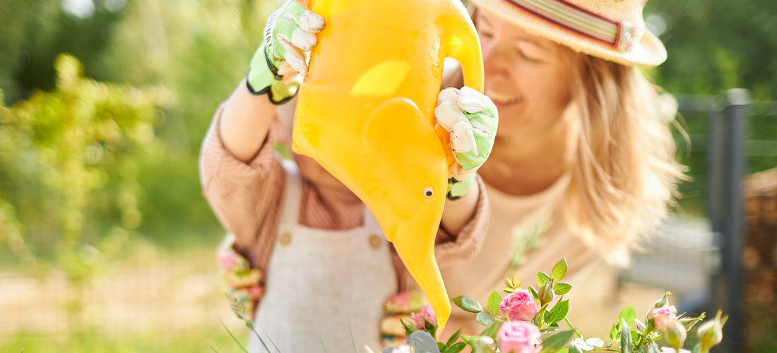 improve-your-street-appeal-blog-header-parent-and-child-gardening