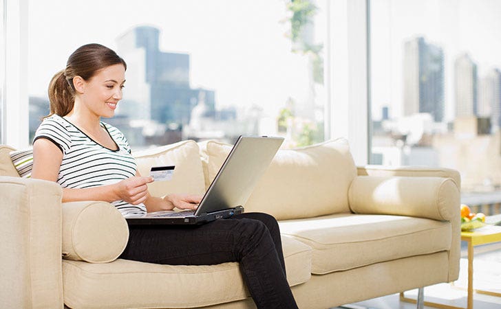 lady banking with BOQ